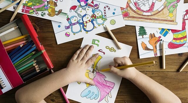 O que tem na escola com a letra D? O que tem na escola com a letra D?